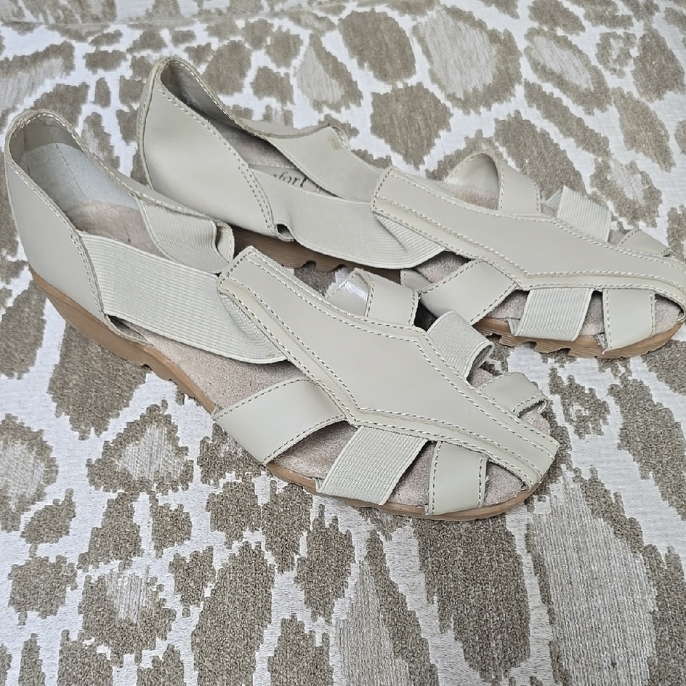 Gray Tan Closed-Toe Sandals with Woven Design